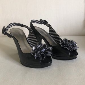 Anne Klein Black Striped Flower Pumps Size 7